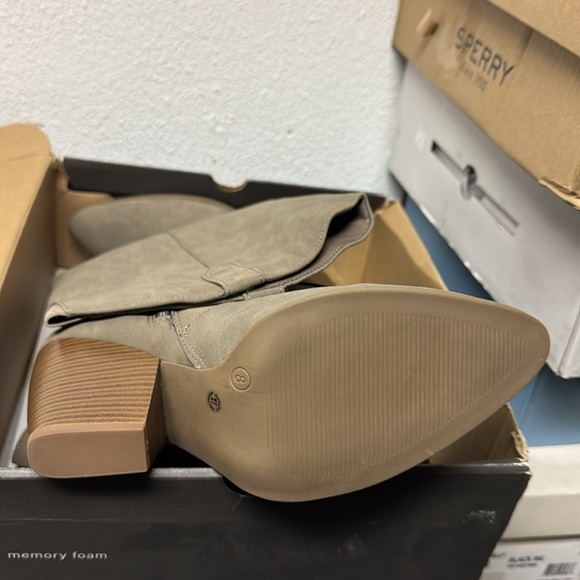 A.N.A Woman's Upland Stacked Heel Cowboy Boots - Picture 3 of 5